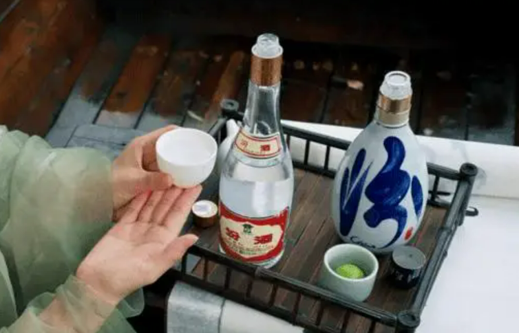 汾酒跨界杭州青年小店 開啟傳統(tǒng)白酒的“文藝復(fù)興”運動