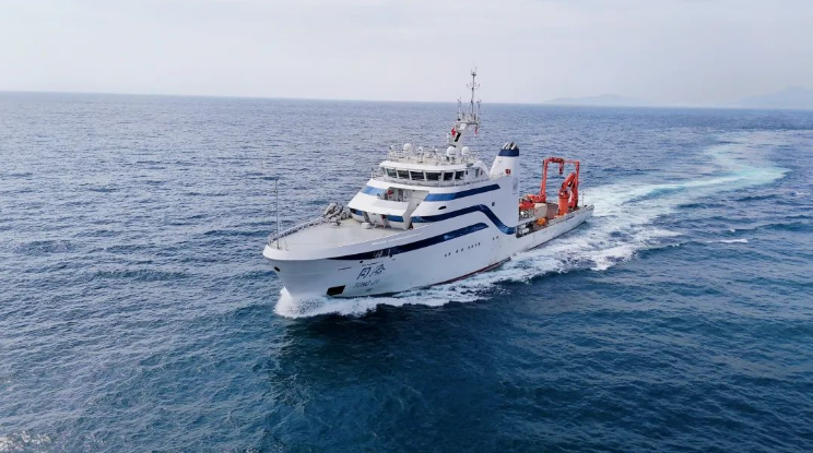 我國(guó)首艘海洋級(jí)智能科考船“同濟(jì)”號(hào)正式交付