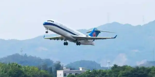 南航運營國產(chǎn)支線客機C909五周年 旅客運輸量累計超過440萬人次