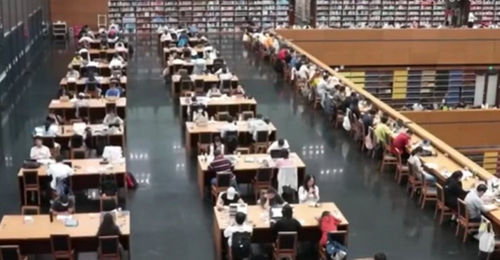 書香伴夏 圖書館里過暑期