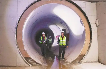 華北地區(qū)下穿鐵路最大直徑雨污水頂管工程投用