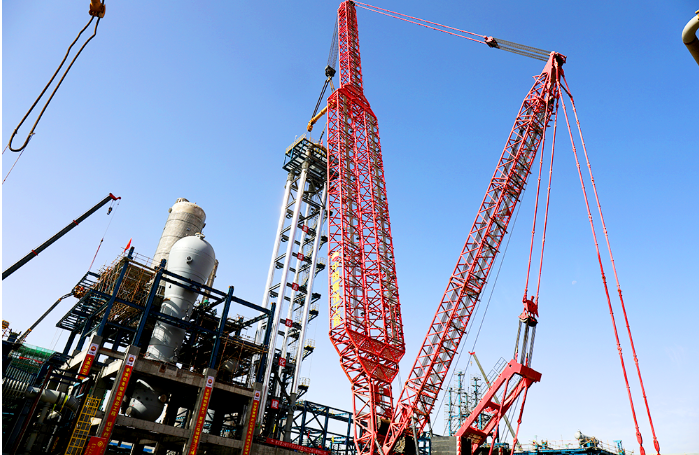 中國(guó)石油自主技術(shù)模塊化聚丙烯環(huán)管反應(yīng)器成功吊裝