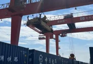 全國(guó)首例特型鋼軌海鐵聯(lián)運(yùn)試驗(yàn)成功