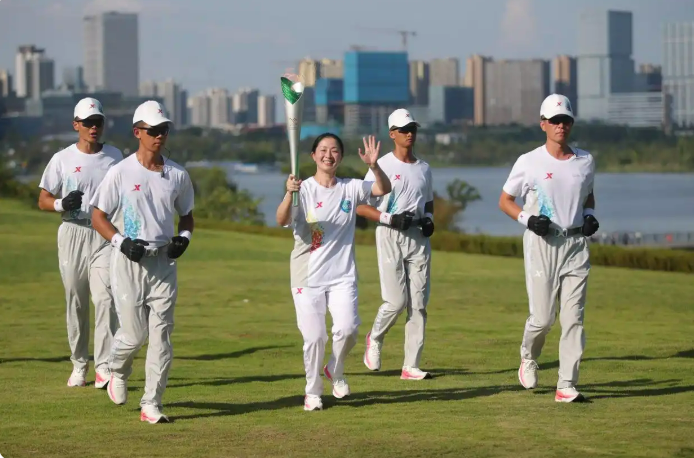 世運會史上首次火炬?zhèn)鬟f在四川舉行