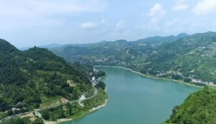 積極探索“兩山”轉化路徑 打造水產業(yè)集群高地——湖北十堰書寫新時代“水文章”