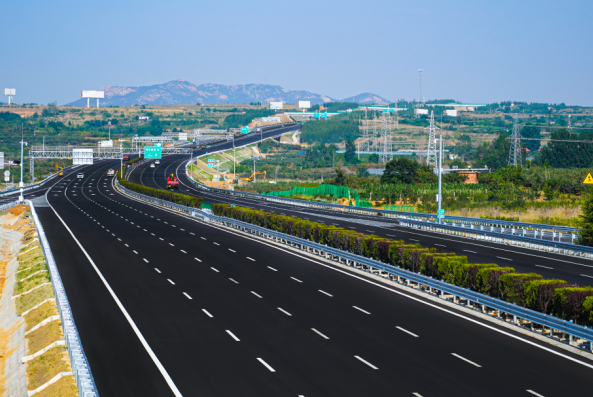 上半年，山東高速各在建項目建設跑出“加速度”