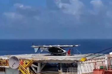 我國自主研發(fā)的噸級以上電動垂直起降航空器首次實現(xiàn)遠海石油平臺物資運輸飛行