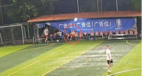 僅隔三個(gè)月！安保醫(yī)療AED球場二次救人！