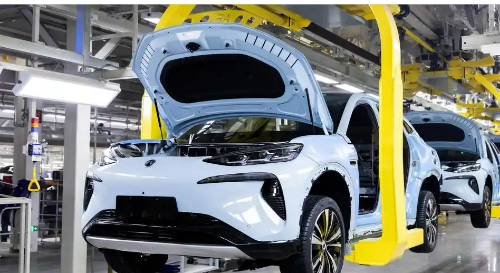 中國新能源汽車保有量、產(chǎn)銷量、充電樁數(shù)量均居世界第一