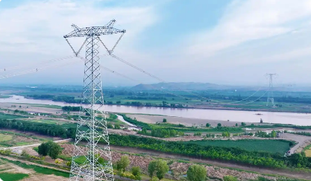 重大項目加快落地 能源投資“向綠向新”