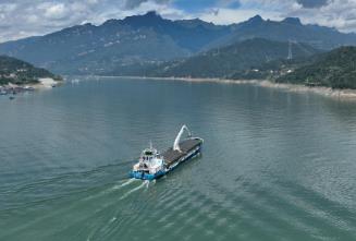 全國首艘！“三峽護(hù)壩1號(hào)”完成試航交付