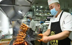 烤串師傅“轉(zhuǎn)正”為燒烤料理師！新工種帶來哪些新變化？