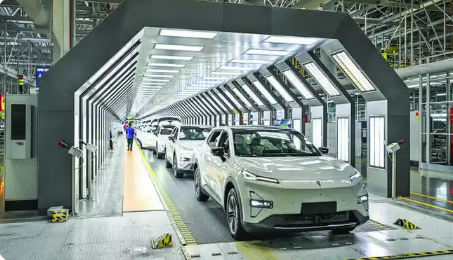 平均每分鐘就有一輛新車下線 中國汽車加速駛上協(xié)同創(chuàng)新之路