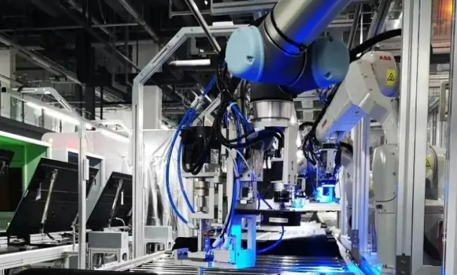 長虹控股集團(tuán)： 乘“智能經(jīng)濟(jì)”之勢，以“AI+”戰(zhàn)略搶灘產(chǎn)業(yè)新增長極