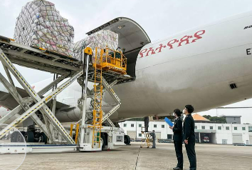 國(guó)內(nèi)首條金磚城市跨境電商空運(yùn)專線出口量破4000萬(wàn)件