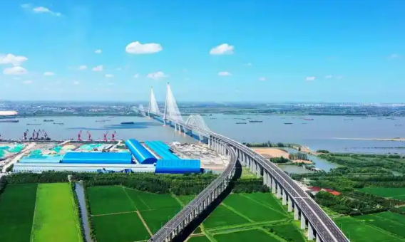 世界最大跨度斜拉橋——常泰長江大橋通車