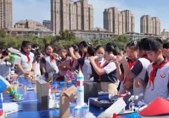 能觸摸、能操作！“流動科技館”進校園 播撒科學種子點燃青少年科技夢