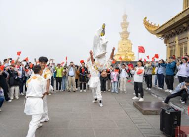 四川：市場(chǎng)新意足 消費(fèi)活力旺