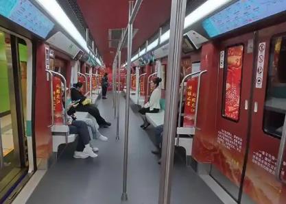 黑龍江省首列弘揚(yáng)科學(xué)家精神地鐵專列上線運(yùn)行