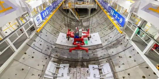 世界最大直徑高鐵盾構(gòu)機(jī)“領(lǐng)航號”掘進(jìn)突破8000米