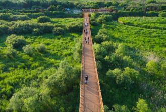 哈爾濱、漠河、撫遠(yuǎn)三地聯(lián)動 構(gòu)建“兩極牽引、全域聯(lián)動”文旅格局