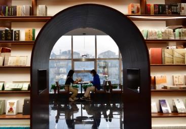 碎片信息湊不出未來，年輕人亟需提升“文化體力”