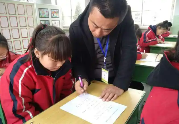 《鄉(xiāng)村語(yǔ)言文字高質(zhì)量發(fā)展建設(shè)指南》印發(fā)