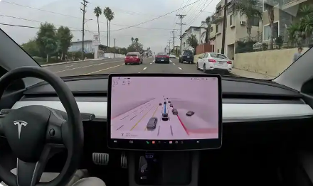 美國將調(diào)查近290萬輛“全自動(dòng)駕駛”特斯拉汽車