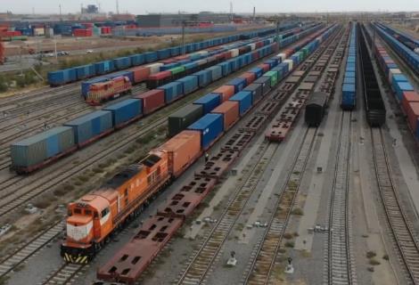 中歐班列中通道貨運(yùn)量突破2000萬噸 開行列數(shù)近2.1萬列