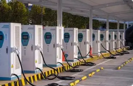 “三年倍增”為汽車強(qiáng)國(guó)充電