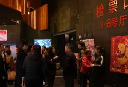 創(chuàng)新服務(wù)讓“觀影流量”變“消費留量” “電影+”多元跨界催生千億級消費大市場