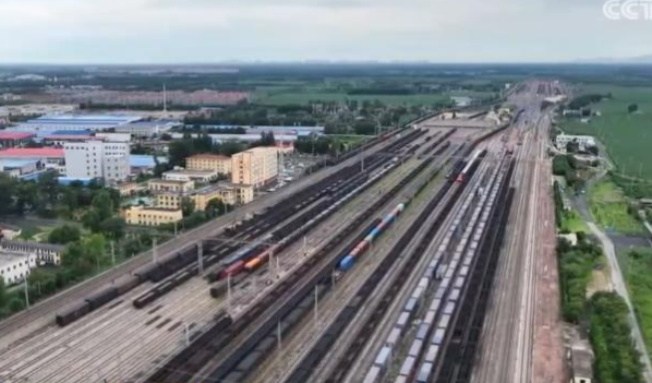 前三季度鐵路貨運(yùn)與民航運(yùn)輸雙雙穩(wěn)步增長(zhǎng) 交通大動(dòng)脈跑出加速度