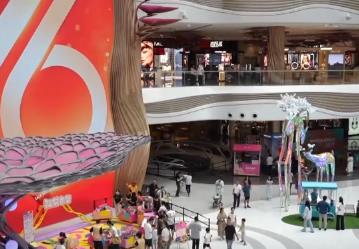 提振消費(fèi)迎來新亮點(diǎn)、新突破！國內(nèi)外消費(fèi)者買得值 國貨“走出去”底氣足