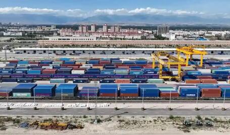 前三季度霍爾果斯口岸進(jìn)出口貨運(yùn)量超3400萬噸