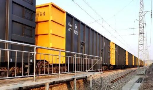 國(guó)產(chǎn)載重96噸重載車輛在國(guó)鐵集團(tuán)能源運(yùn)輸干線正式投入使用