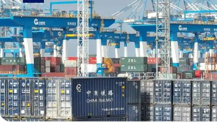 西部陸海新通道鐵海聯(lián)運班列集裝箱運量累計超255萬標(biāo)箱