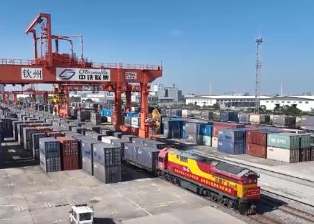 從“連線成片”到“織網(wǎng)結(jié)鏈” 中歐班列激活亞歐物流脈動(dòng) 更多“中國制造”融入全球產(chǎn)業(yè)鏈