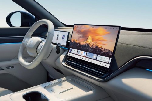 20 萬預算選家庭 SUV？東風奕派 eπ008 性價比與越級配置實測