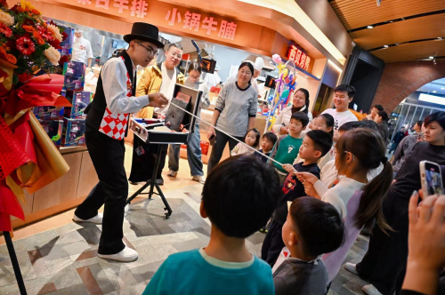 西貝開新店：近40道產(chǎn)品降價、排隊109桌