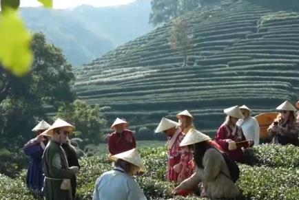 “中國(guó)游+中國(guó)購(gòu)”掀熱潮 “利好舉措+優(yōu)化體驗(yàn)”服務(wù)外國(guó)游客解鎖多彩中國(guó)