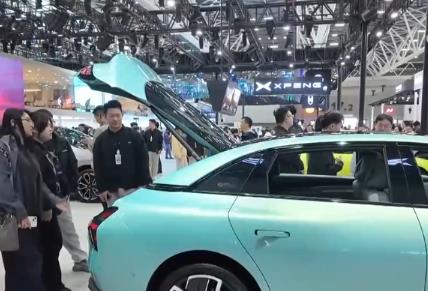 “數(shù)據(jù)+”“跨界+” 觀察·汽車產(chǎn)業(yè)加速向新質(zhì)生產(chǎn)力躍遷