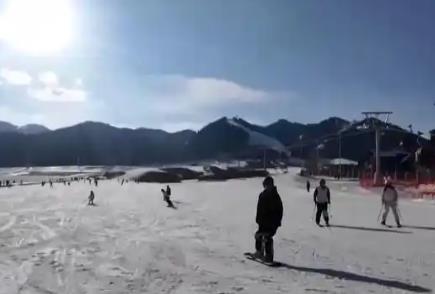 “冷”資源“熱力四射”激活經(jīng)濟(jì)“熱引擎” 百姓“家門(mén)口”吃上“旅游飯”