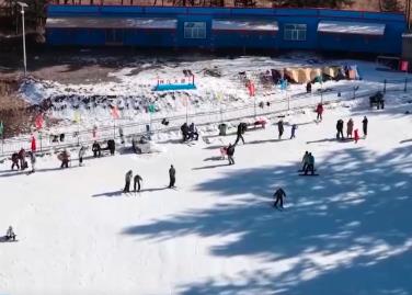 超級(jí)冰滑梯、林海圍爐……解鎖新體驗(yàn)！特色冰雪活動(dòng)拉滿冬日文旅期待值