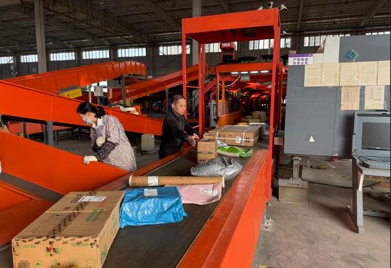 武穴煙草：織密物流監(jiān)管網(wǎng) 筑牢寄遞安全線