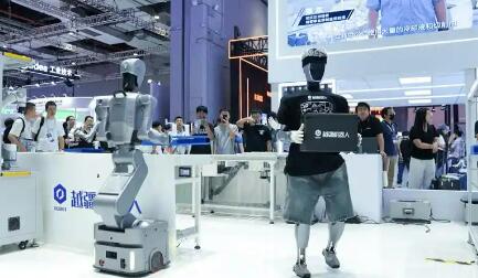 防范重復(fù)度高產(chǎn)品“扎堆”上市 我國將建立健全具身智能行業(yè)準(zhǔn)入退出機(jī)制