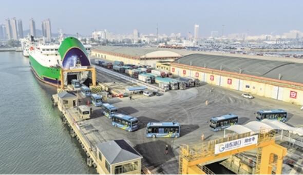 擁抱萬(wàn)億級(jí)消費(fèi)市場(chǎng) 汽車產(chǎn)業(yè)迎新機(jī)遇