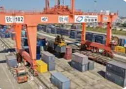 西部陸海新通道班列已累計(jì)發(fā)送貨物突破500萬(wàn)標(biāo)箱