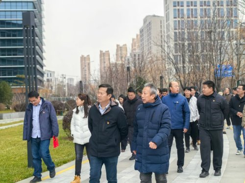 全會(huì)精神進(jìn)一線，聯(lián)學(xué)共建賦新能