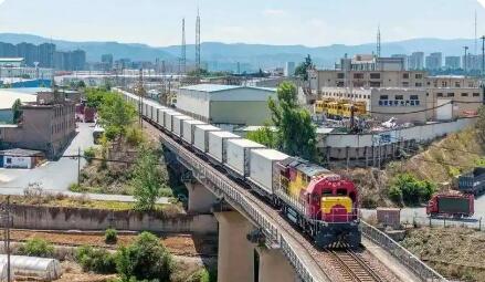 中老鐵路開(kāi)通運(yùn)營(yíng)四年 黃金大通道效應(yīng)持續(xù)放大