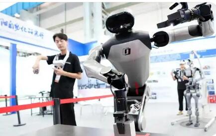 2025中國經濟印記｜具身智能加速融入千行百業(yè)